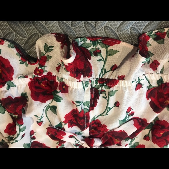 H&M Rose Blouse 🌹 - Picture 6 of 10